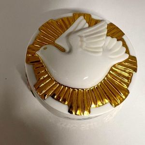 Musical trinket box by the Franklin mint